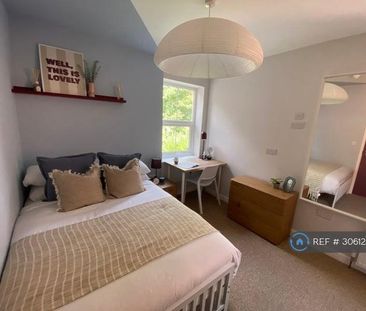 1 bedroom in a house share to rent - Photo 1