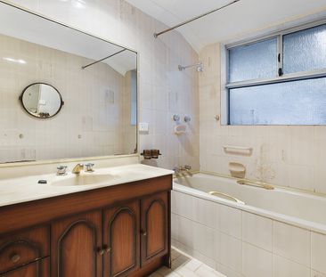 A Great Family Home - 6 Month Lease only!!! - Photo 5