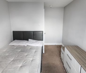 One-Bedroom House share - Photo 2