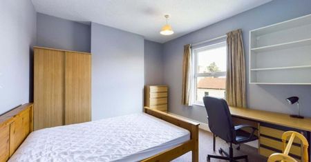 1 bedroom in a house share to rent - Photo 2