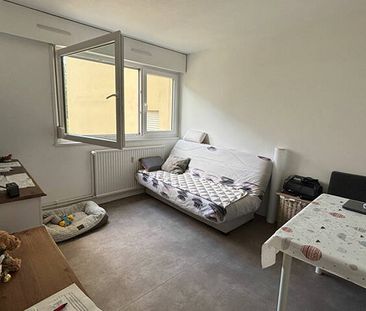 A louer superbe Appartement type F2 avec Ascenseur - Photo 1