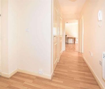 School Gate Drive, Morden, SM4 - Photo 3