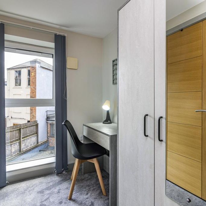 2 bedroom flat to rent - Photo 1