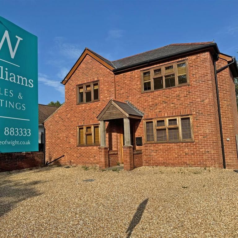 5 bedroom detached house to rent - Photo 1