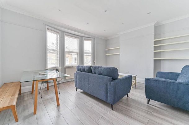 3 bedroom flat to rent - Photo 1