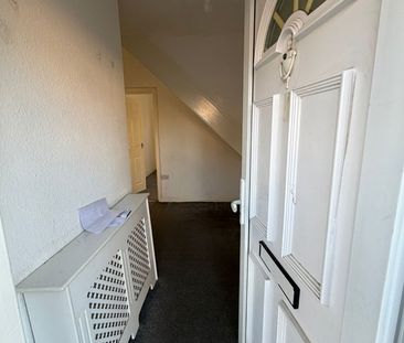 1 Bed Maisonette, Shere Road, IG2 - Photo 3