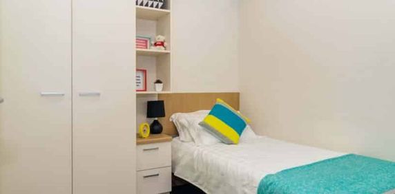 1 Bedroom Apartment - Photo 2