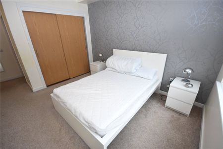 3 bedroom apartment to rent - Photo 4