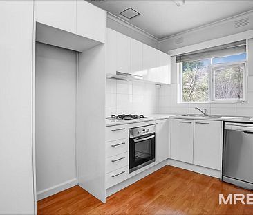 6/27 Moore Street, Elwood - Photo 1