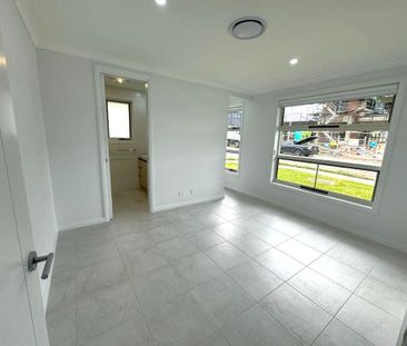 Stylish Home, Prime Spot! - Photo 3