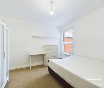 6 bedroom terraced house to rent - Photo 4