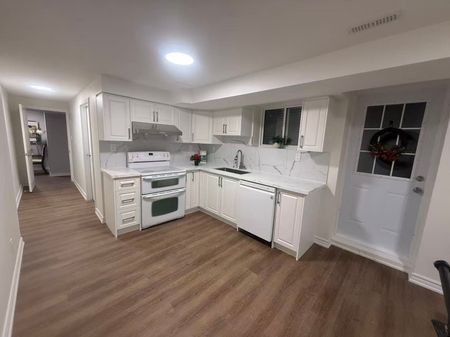 For Lease - 2482 Robin Drive, Mississauga, Ontario - Photo 5