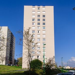 À CHARLEVILLE MEZIERES - Photo 2