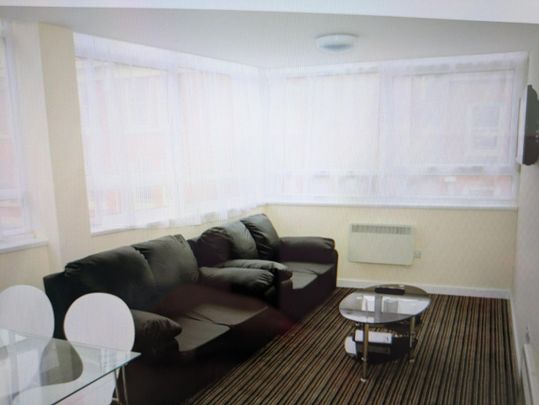Room in a Shared Flat, Queen Street, S1 - Photo 1