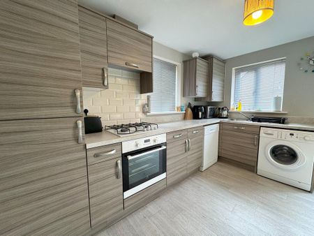 3 bedroom semi-detached house to rent - Photo 3