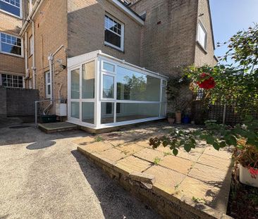 6 bedroom terraced house to rent - Photo 4