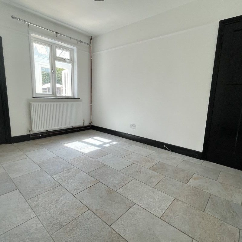 Hagden Lane, WATFORD - Photo 1