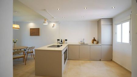 2 bedroom luxury Flat for rent in Nueva Andalucia, Andalusia - Photo 4