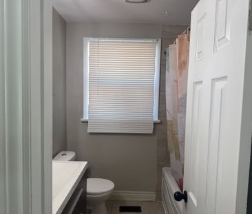 For Lease - 21 Melchior Drive Unit# Main, Toronto, Ontario - Photo 3