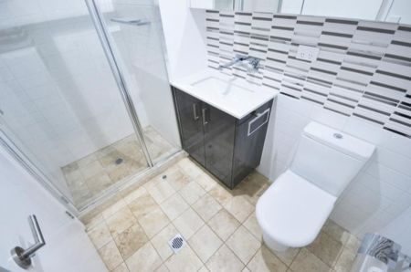 OCEANAIRE 1X1 APARTMENT - Executive Living at its best! - Photo 4