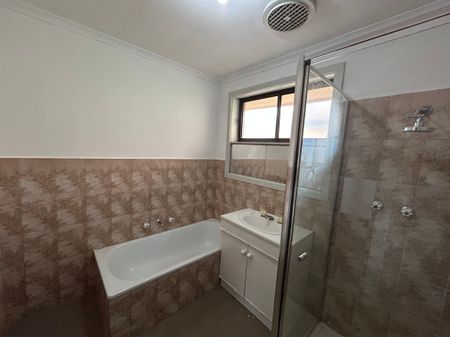 Modern Living in a Quiet Greenvale Location - Photo 5