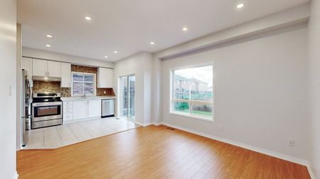 For Lease - 84 Abbotsbury Drive, Brampton, Ontario - Photo 4