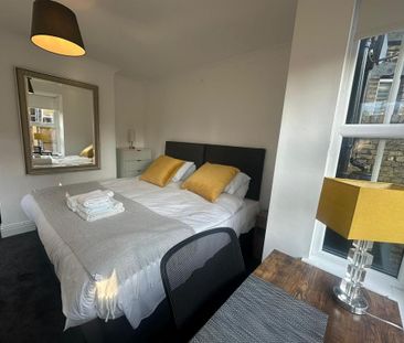 3 bedroom terraced house to rent - Photo 3