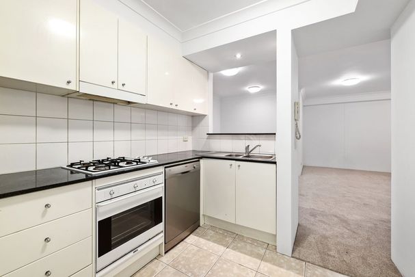 2-bedroom shared unit, Murray Street - Photo 1