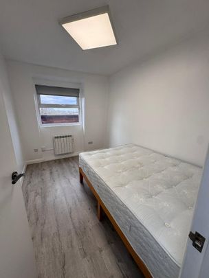 3 Bed Flat, Broadway Market, E8 - Photo 1