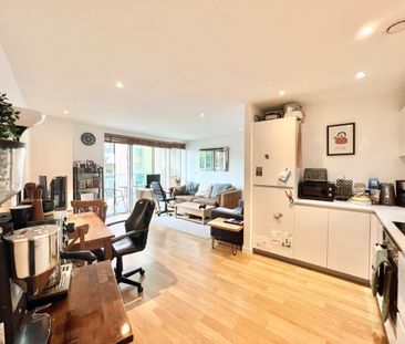 1 Bed Flat, Waterside Apartments, N4 - Photo 2