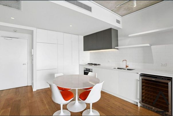 Stylish North-Facing Apartment in the Prestigious George & Allen Building - Photo 1