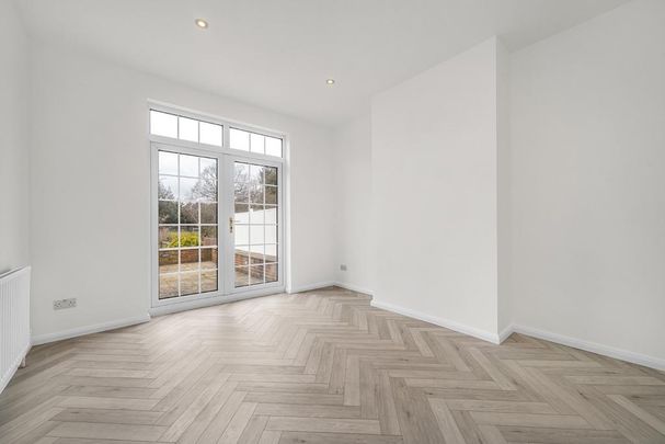 4 bedroom semi-detached house to rent - Photo 1