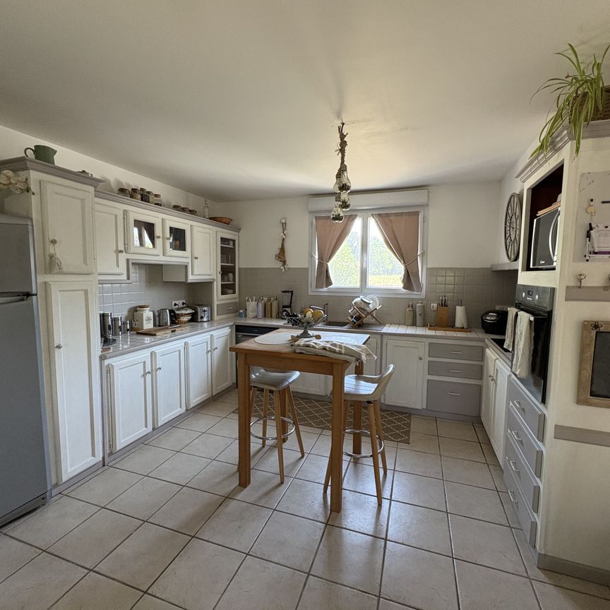 Location Maison 4 pièces 121m² AGEN 47000 - Photo 1