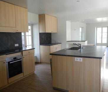 Location Maison 7 pièces 143m² LA CELLE LES BORDES 78720 - Photo 3