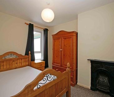 27 Park Parade, - Photo 6