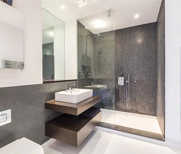 Princess Square, Esher, Surrey, KT10 flat to rent - Photo 6