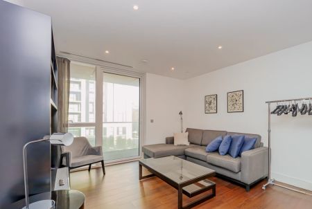 3 Bedroom 2 Bathroom Flat3204 - Photo 2