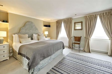 A charming three bedroom maisonette located just off the iconic Kings Road - Photo 4