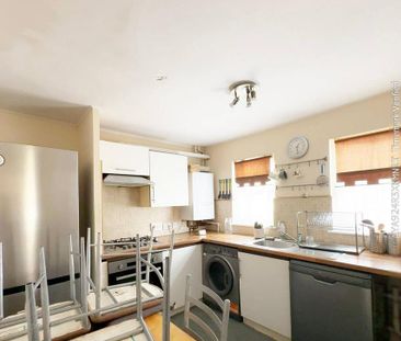 4 bedroom end of terrace house to rent - Photo 3