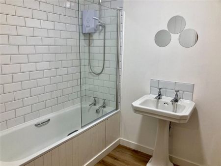 2 bedroom semi-detached house to rent - Photo 2