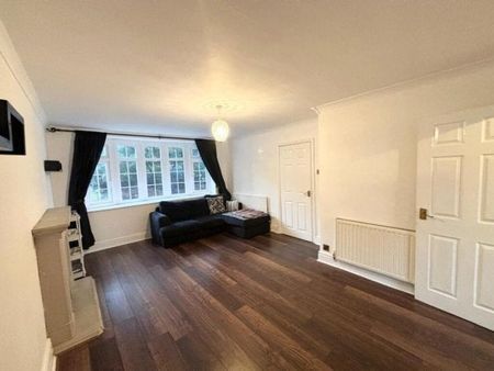 Dereham Court, Leamington Spa, CV32 - Photo 2