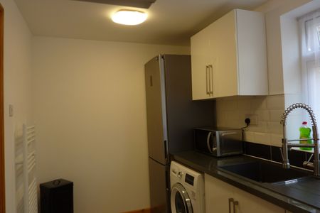 1 Bed Flat, Rushford Court, M19 - Photo 2