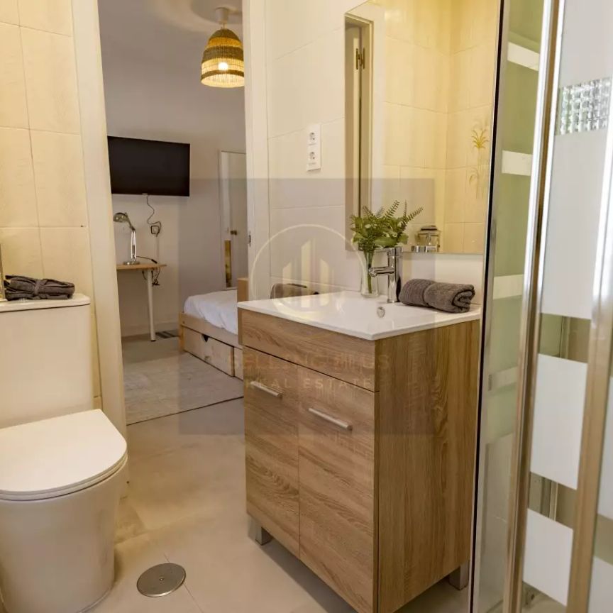 Room in a shared 5-bedroom apartment for rent in Arapiles. - Foto 1