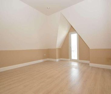 Addlestone, KT15 - Photo 1