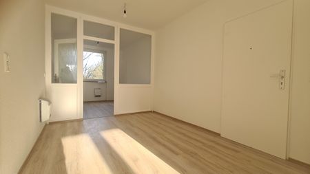 3,5 Zimmer im 2 OG mit Balkon - Photo 4