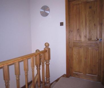3 bedroom semi-detached house to rent - Photo 3