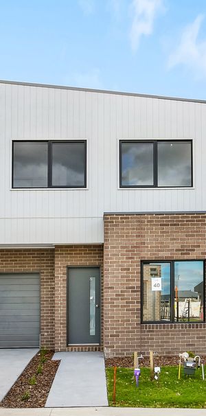 2 All Spice Wy, Cranbourne East VIC 3977 - Townhouse For Rent | Domain - Photo 1