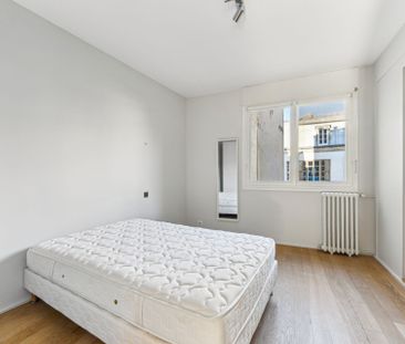 Location Appartement Paris 7 3 Pièces 122 m² - Photo 1