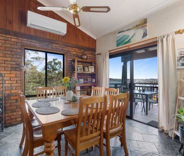 TOP OF THE TREE TOPS HOME WITH LAKE VIEWS - Photo 4