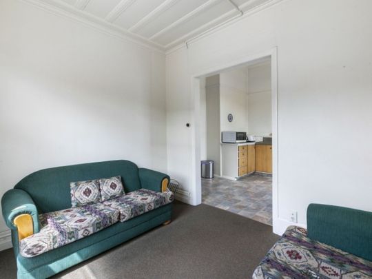Rent Reduced - Close to Uni! - Photo 1